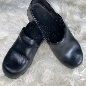 Dansko Black Wedge Shoe 6.5 7